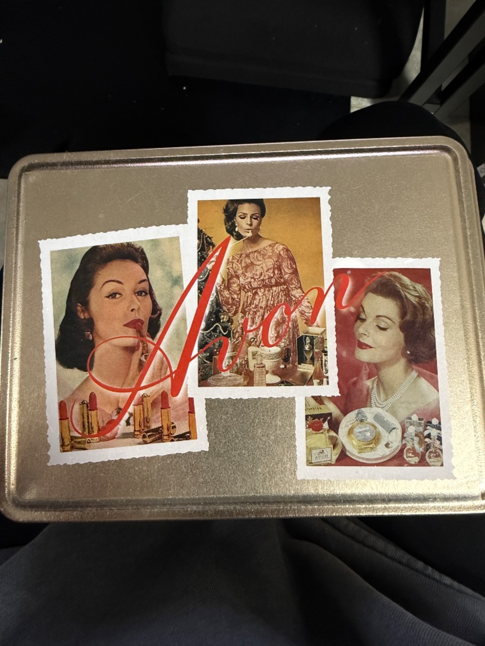 AVON HOLIDAY BOX SET COLLECTORS makeup - Picture 2 of 16